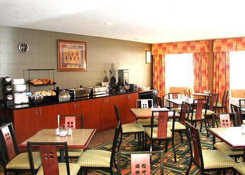 Comfort Traverse Inn 2*